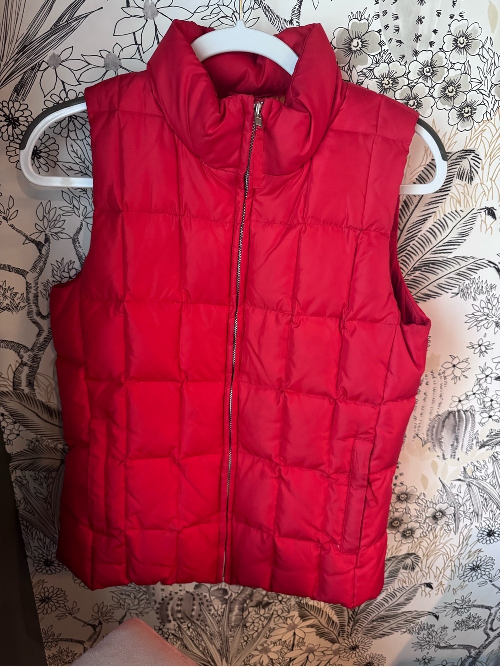 GAP Red Quilted Puffer Vest